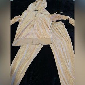 Light brown track suite, worn twice, good condition size XL